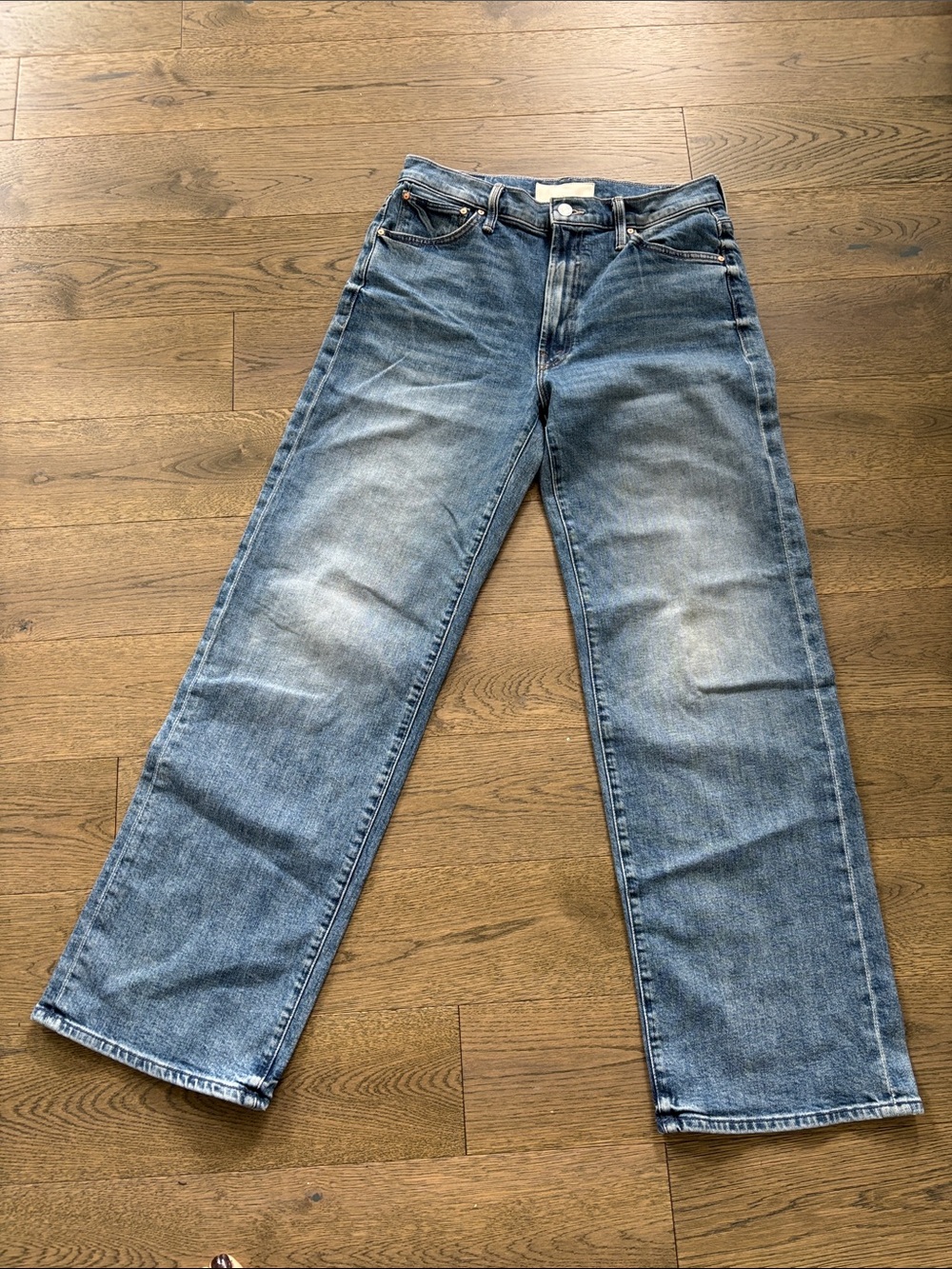 MOTHER Boyfriend The Dodger Flood Cuff Jeans in Medium Blue Washed Denim